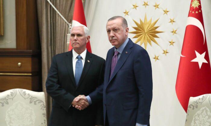 US, Turkey Agree on Ceasefire in Syria as Kurd-Assad Alliance Blocks Turkish Offensive