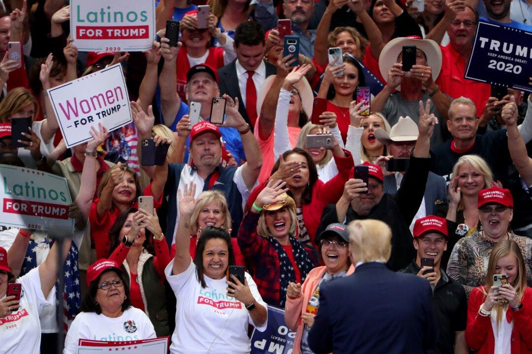 One in Five Dallas Trump Rally Registrants Was Democrat, Campaign Chair Says