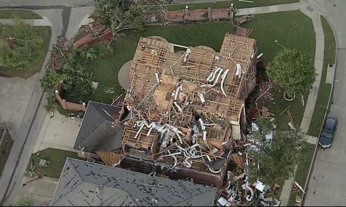 Tornado Slams Dallas; 4 Killed in Arkansas, Oklahoma