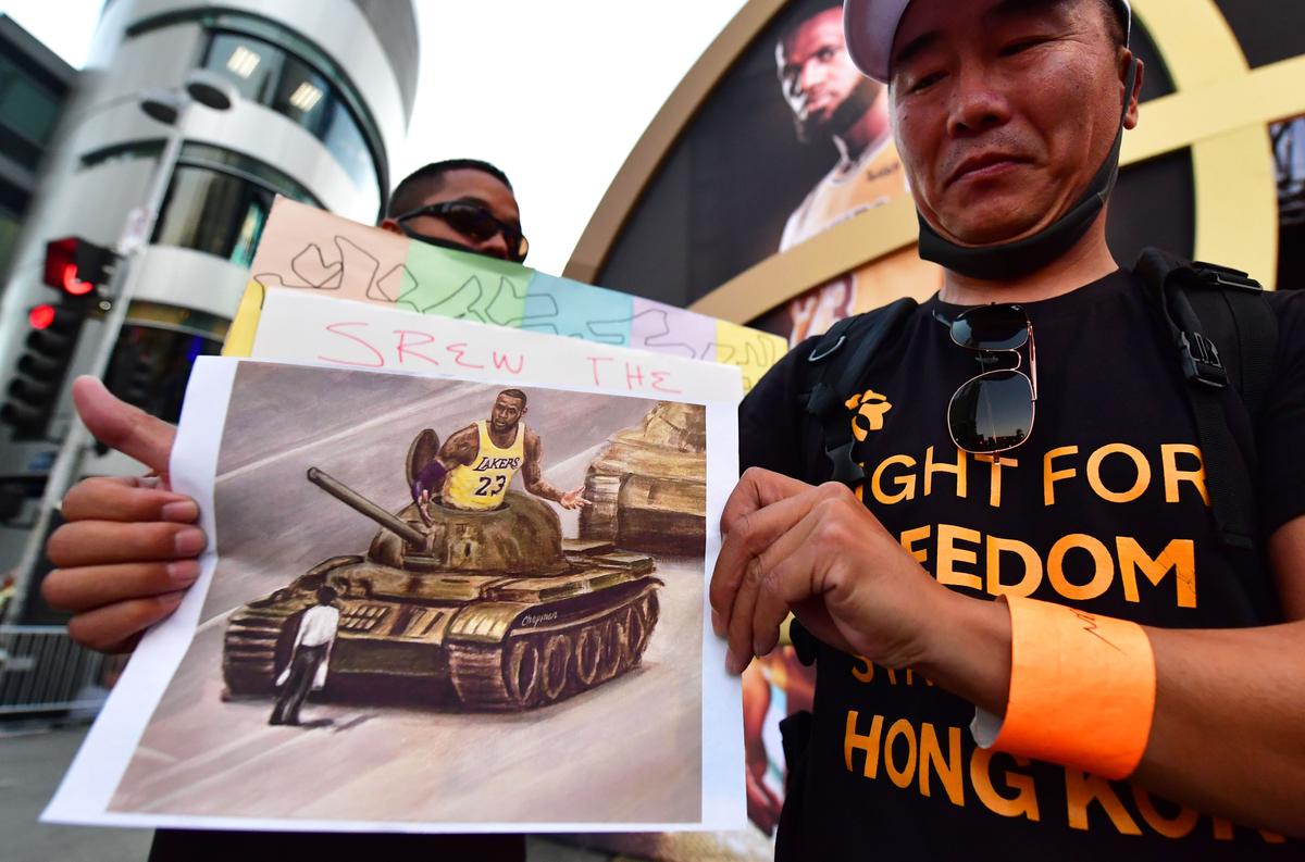  Hong Kong supporters protest outside Staples Center ahead of the Lakers vs Clippers NBA season opener in Los Angeles on Oct. 22, 2019. (Frederic J. Brown/AFP via Getty Images)