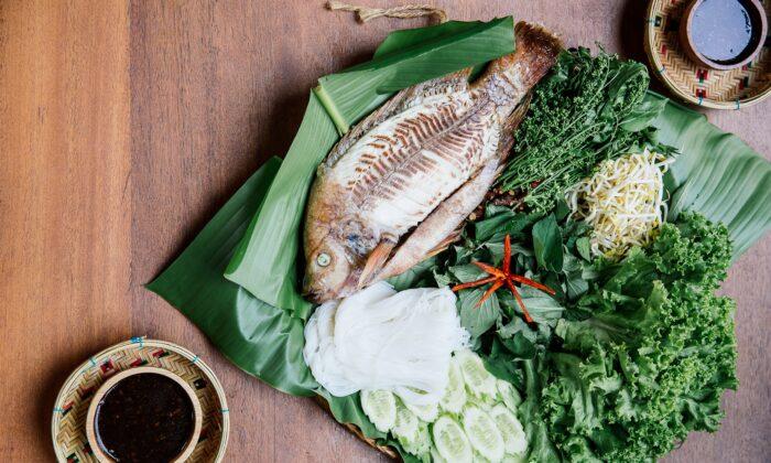 Grilled Fish With Tamarind Sauce (Trei Dut Teuk Ampil Tum)