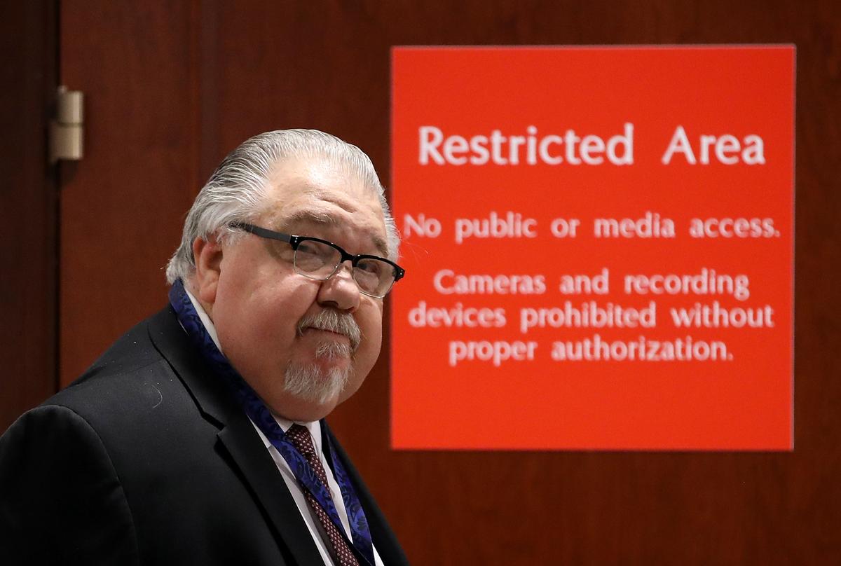 Trump Campaign’s 2016 Co-chair Recalls Preelection Meeting With Ukraine Lobbyists