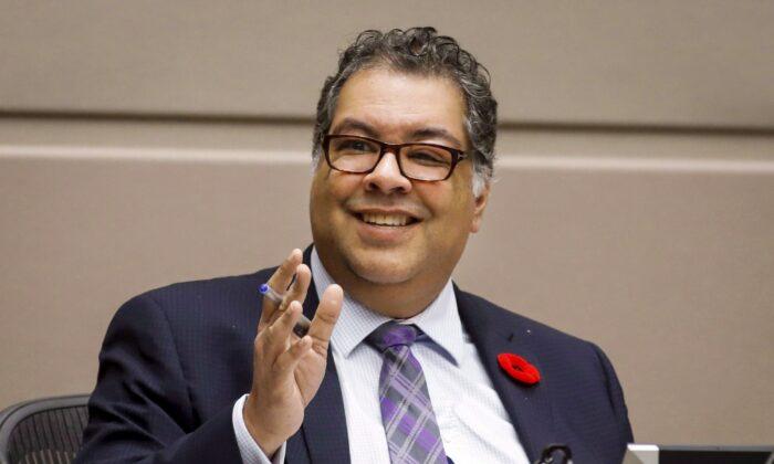 Calgary Mayor, Former Alberta Premier Willing to Help PM Bridge Western Divide