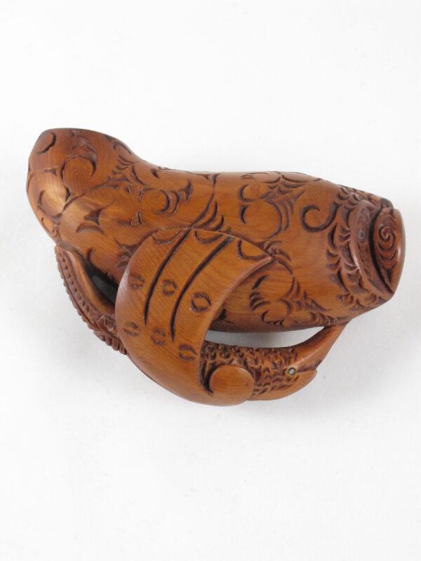 "Nguru Kokako," by Brian Flintoff. The nguru is a short flute. This design incorporates a kokako, a bird that according to Maori legend was gifted with the ability to sing like Raukatauri, the goddess of flute music. (Courtesy of Brian Flintoff)