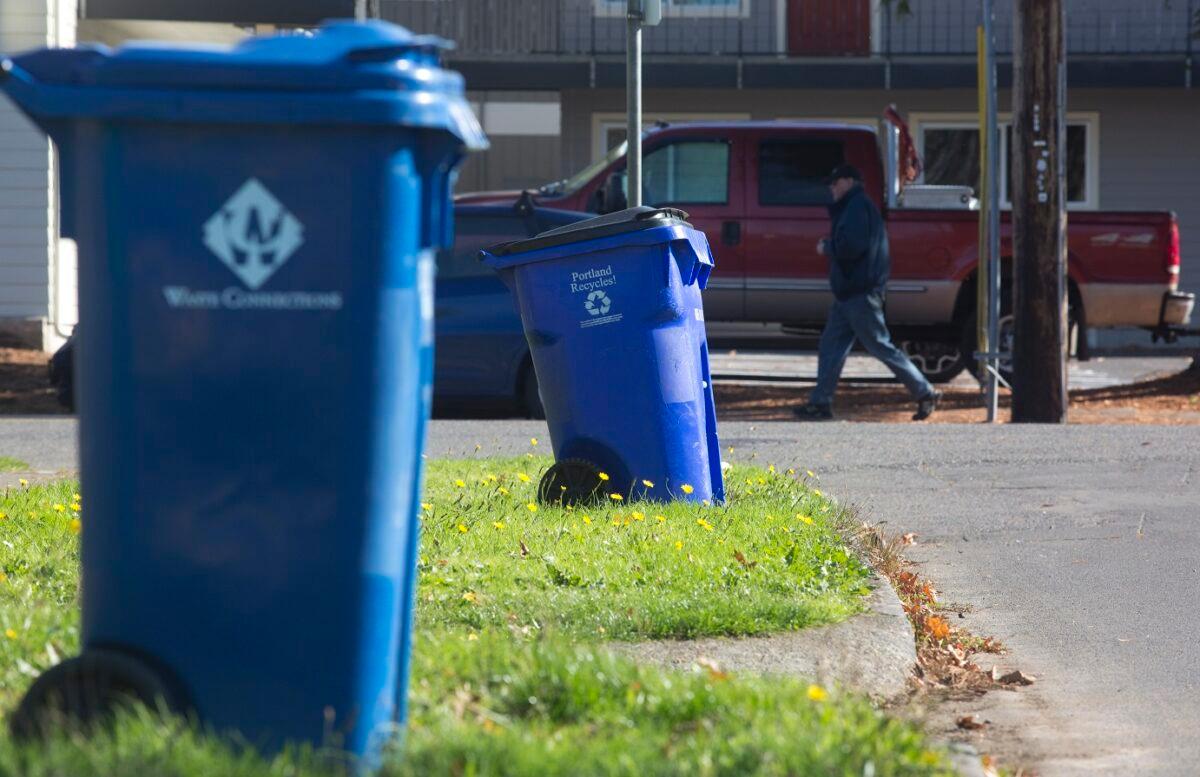Blue recycling bins on a residential street in Portland, Oregon, on Oct. 30, 2017. Natalie Behring/Getty Images