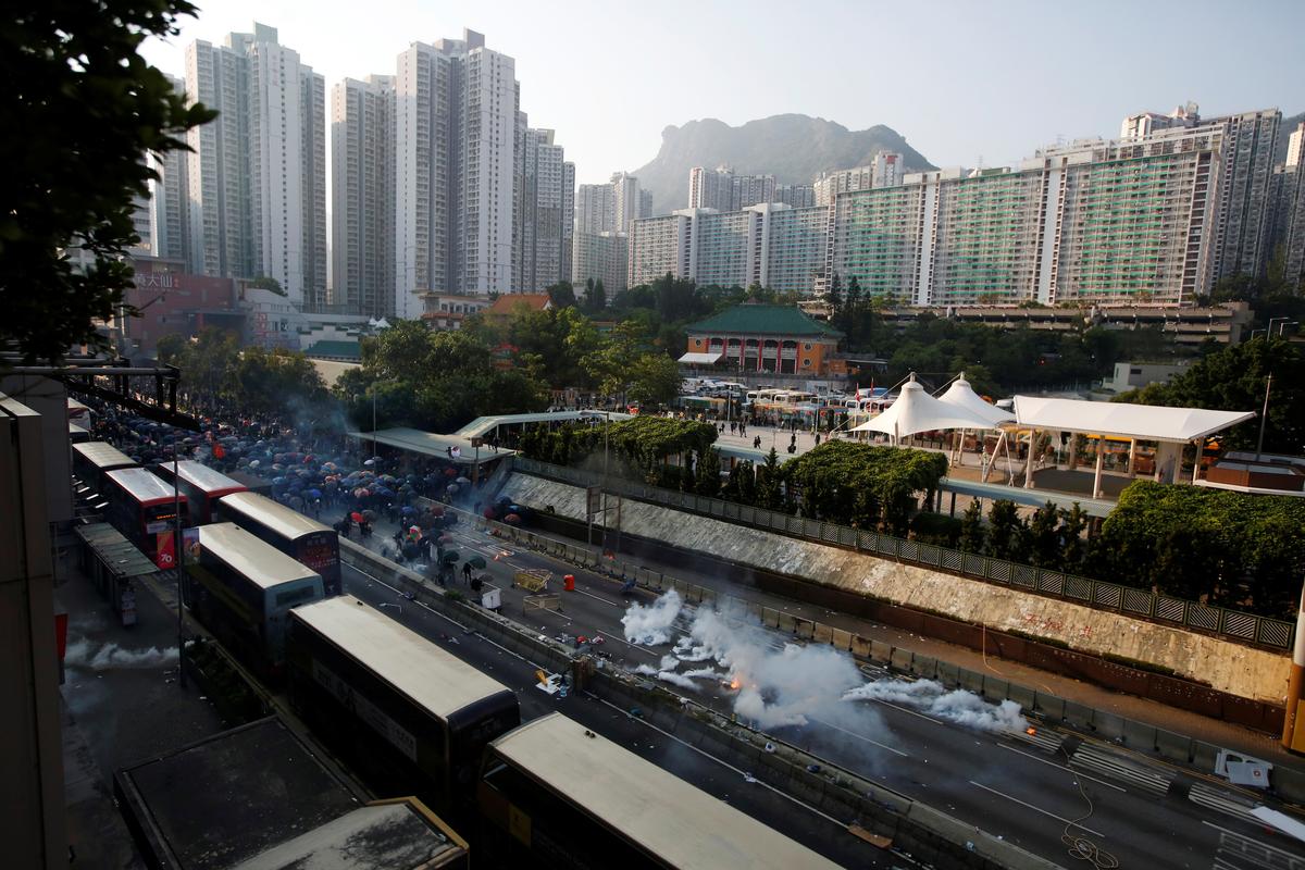 In a Working-Class Hong Kong Neighborhood, the Protests Hit Home