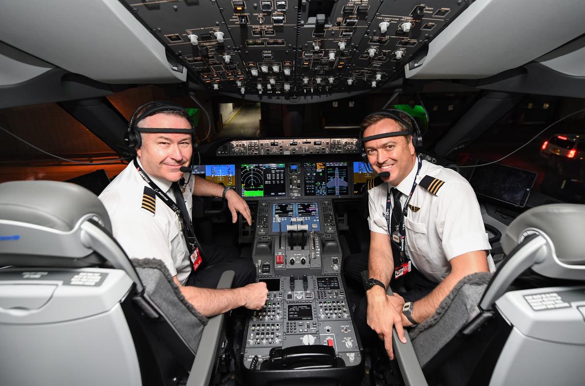 Qantas Captain Sean Golding (L) and First Officer Jeremy Sutherland (R). (James D Morgan/Qantas)