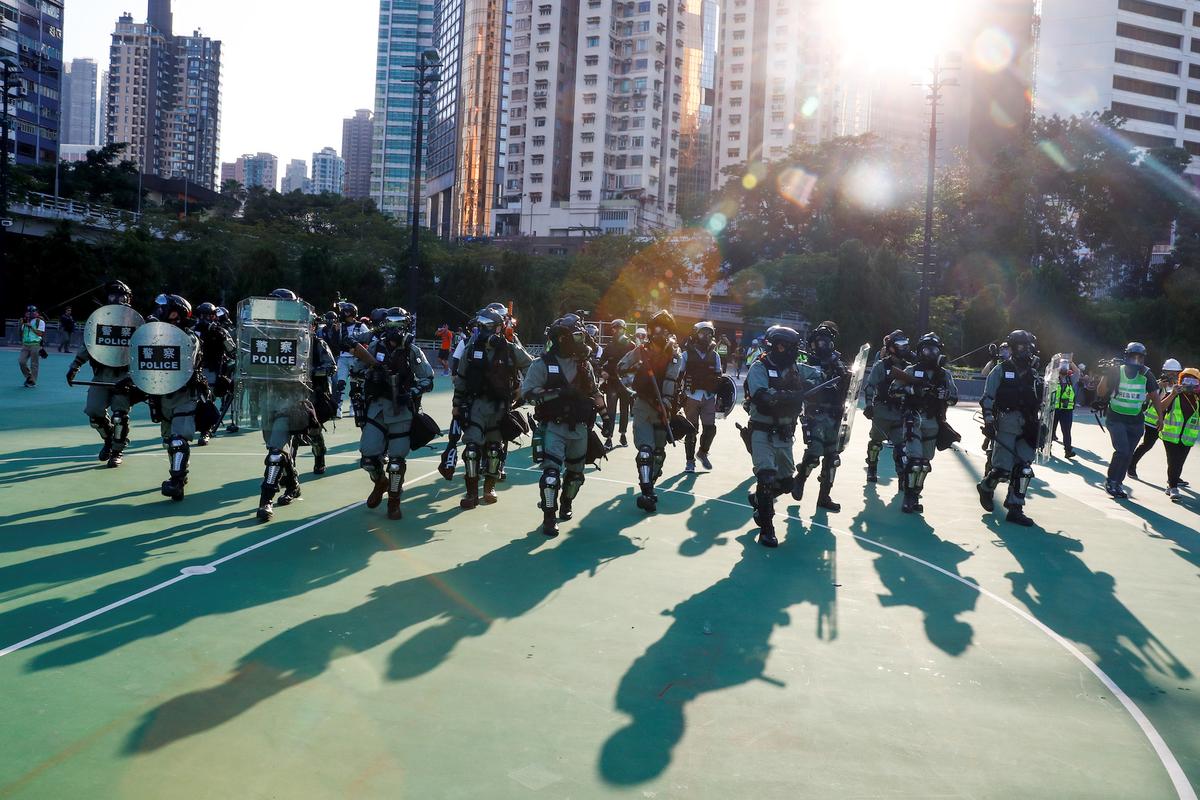 Scores Injured in Chaotic Weekend of Hong Kong Protests