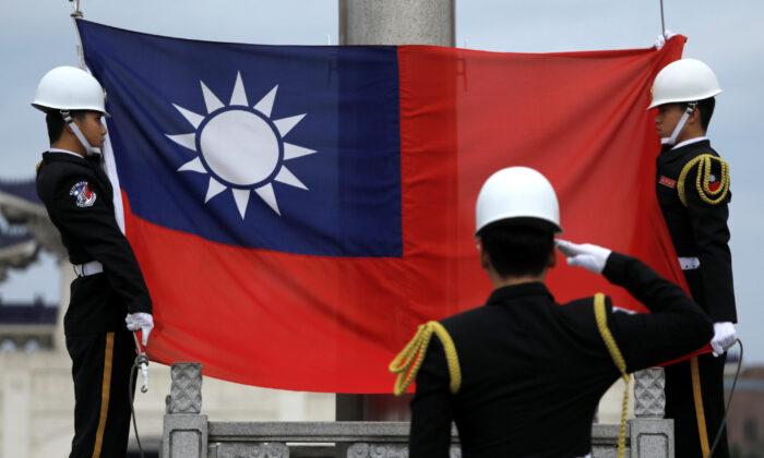 Taiwan Warns of a Trap as China Offers More Access for Taiwan Firms