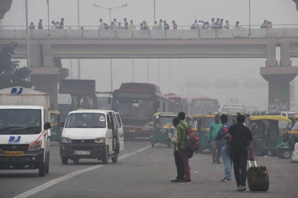 Smoggy conditions in New Delhi on Nov. 4, 2019. (Prakash Singh/AFP via Getty Images)