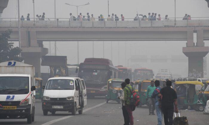 India Closes Primary Schools in Delhi Due to Severe Air Pollution