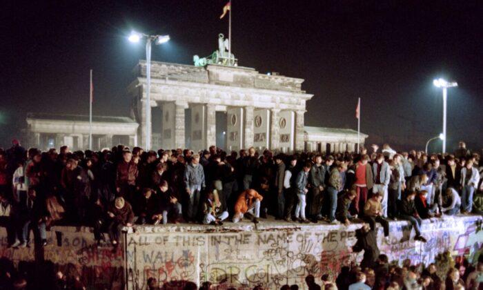 Socialism Stirs Again 30 Years After Collapse of Berlin Wall