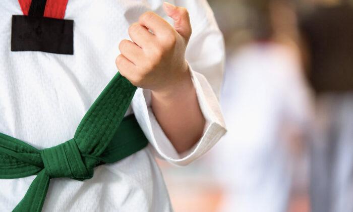 9-Year-Old With No Legs Practices Taekwondo, Wins Medals, and Hopes to Compete in Paralympics