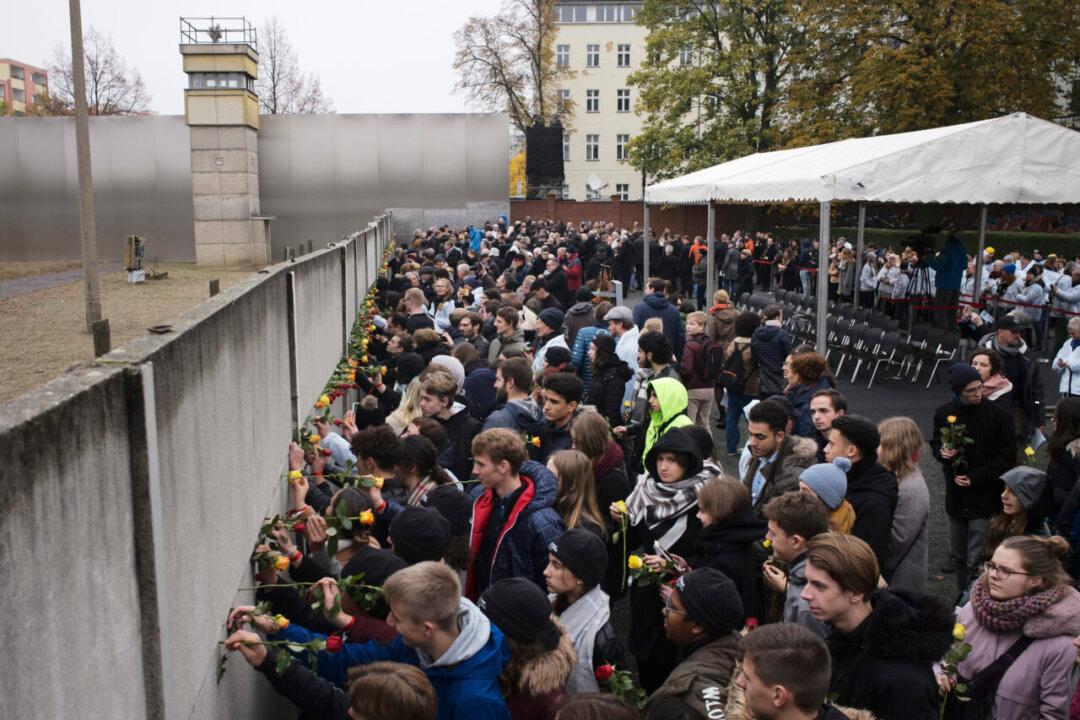 China and the Fall of the Berlin Wall