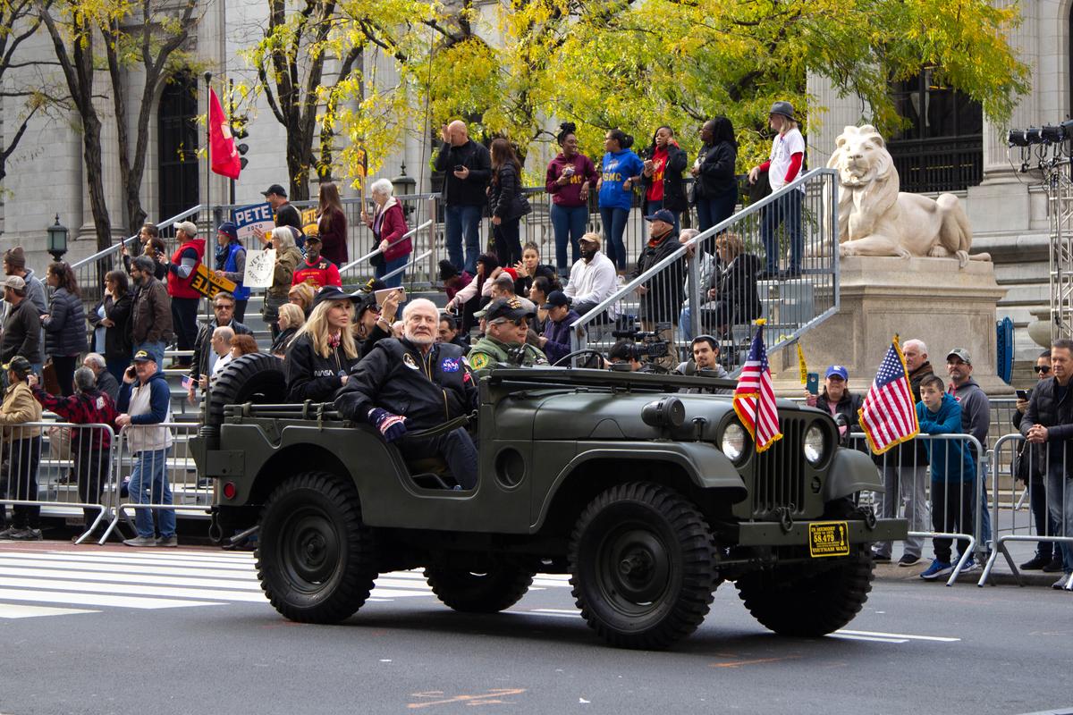 Former astronaut Buzz Aldrin attends the Veterans Day Parade in New York City on Nov. 11, 2019. (Chung I Ho/The Epoch Times)