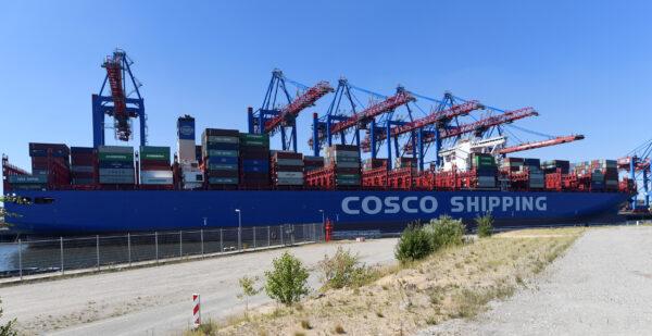 Chinese container ship "Cosco Shipping Aries" is unloaded at a loading terminal in the port of Hamburg, Germany July 27, 2018. (Fabian Bimmer/Reuters)