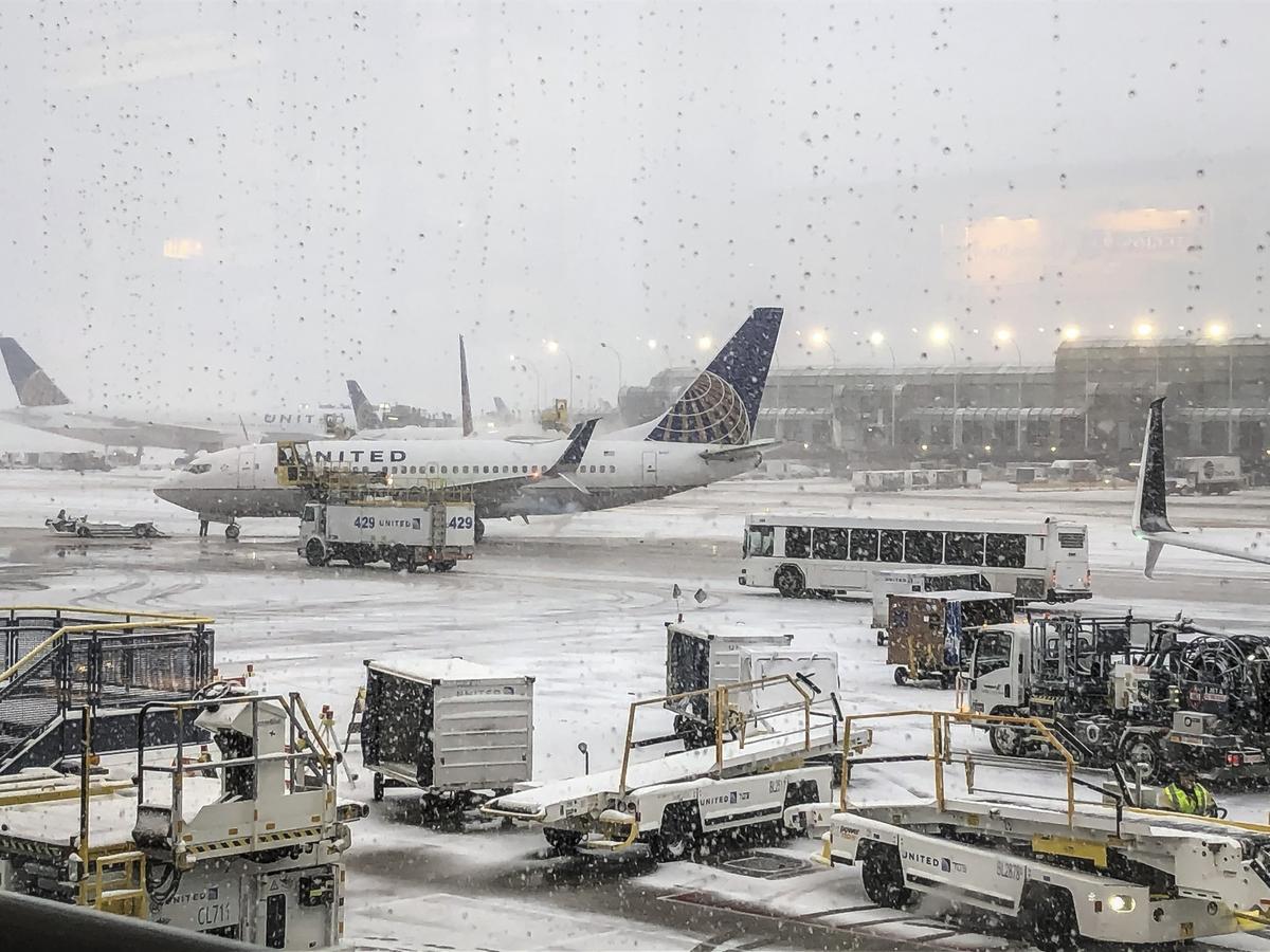 JetBlue Cancels Flights Due to Rising Omicron Cases and Bad Weather