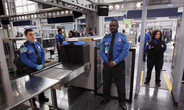 Airport Disruptions Possible as Biden Vaccine Mandate for TSA Workers Looms: Lawmakers