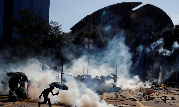Hong Kong Police Escalate Aggression in Violent Clashes at University Campus