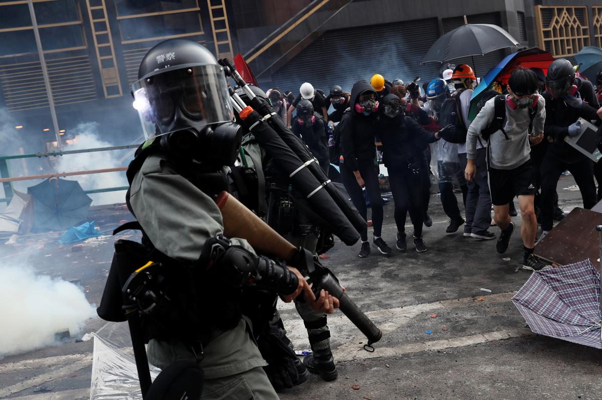 White House Condemns ‘Unjustified Use of Force’ by Hong Kong Police as Hundreds Arrested