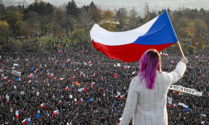 Czechs Rally Against PM Andrej Babis on Eve of 30th Velvet Revolution Anniversary