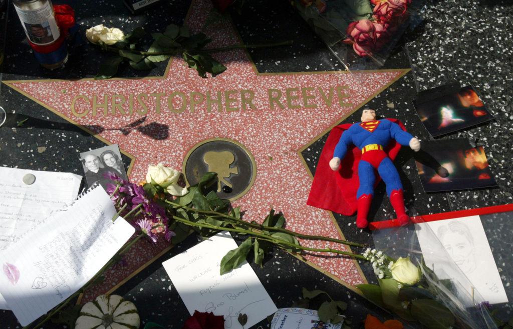 ©Getty Images | <a href="https://www.gettyimages.com/detail/news-photo/flowers-and-memorbilla-are-seen-on-christopher-reeves-star-news-photo/51469747?adppopup=true">Frazer Harrison</a>