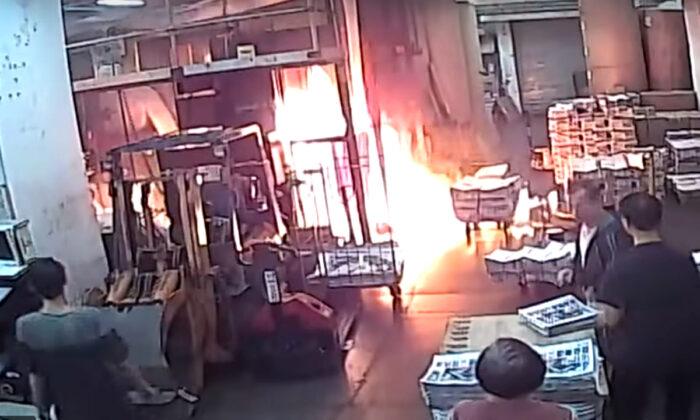 Arson! Thugs Hit Hong Kong Epoch Times Printing Press
