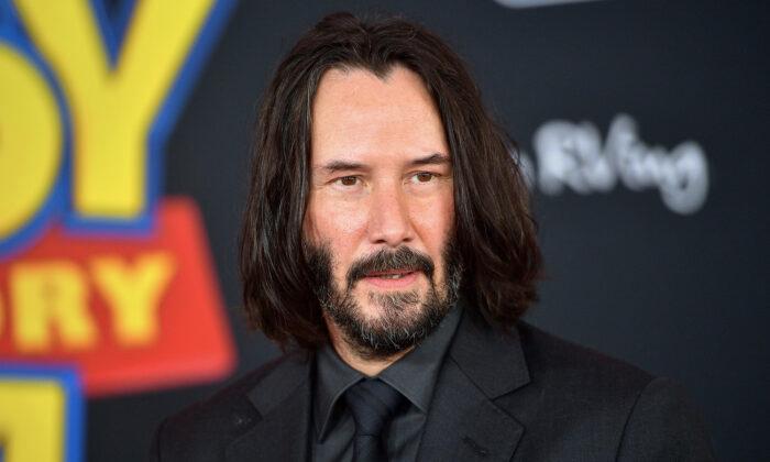 Keanu Reeves Takes Viral Photo With Keanu-Obsessed Family With a Son Named Neo