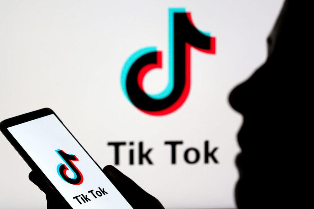 US Army Examines TikTok Security Concerns After Schumer’s Data Warning