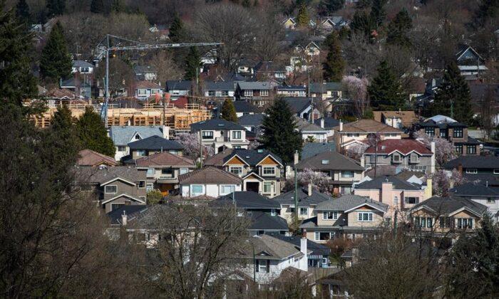 Canada House Prices to Tumble 17.5% Peak to Trough, Say Analysts