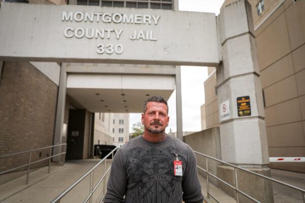 Scotty Mays, peer supporter for Montgomery County jail and former drug addict, at the Montgomery County jail in Dayton, Ohio, on Oct. 29, 2019. (Charlotte Cuthbertson/The Epoch Times)