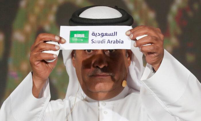 Saudi Arabia Breaks 2-Year Blockade of Qatar, Allows Soccer Team to Cross Border