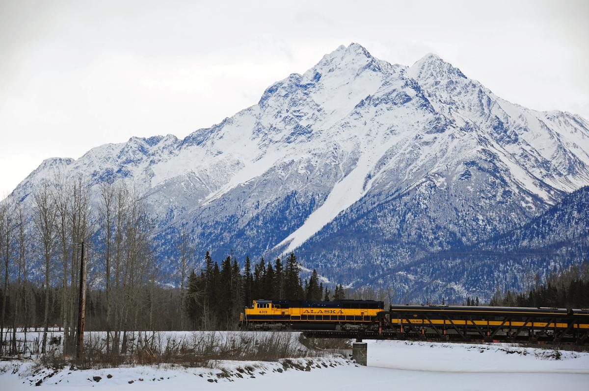 The Aurora train in winter. (Steve Heyano 2012)
