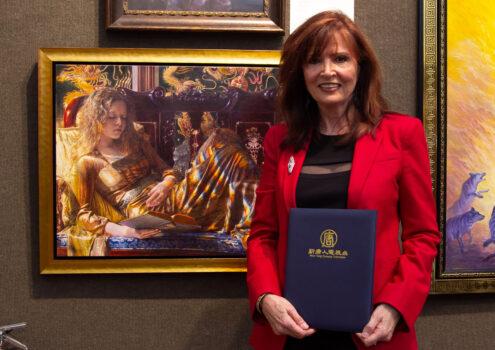 Sandra Kuck won the Technical Award at the 5th NTD International Figure Painting Competition with her work "Yin and Yang" on Nov. 26, 2019, at the Salmagundi Club in New York. (Chung I Ho/The Epoch Times)