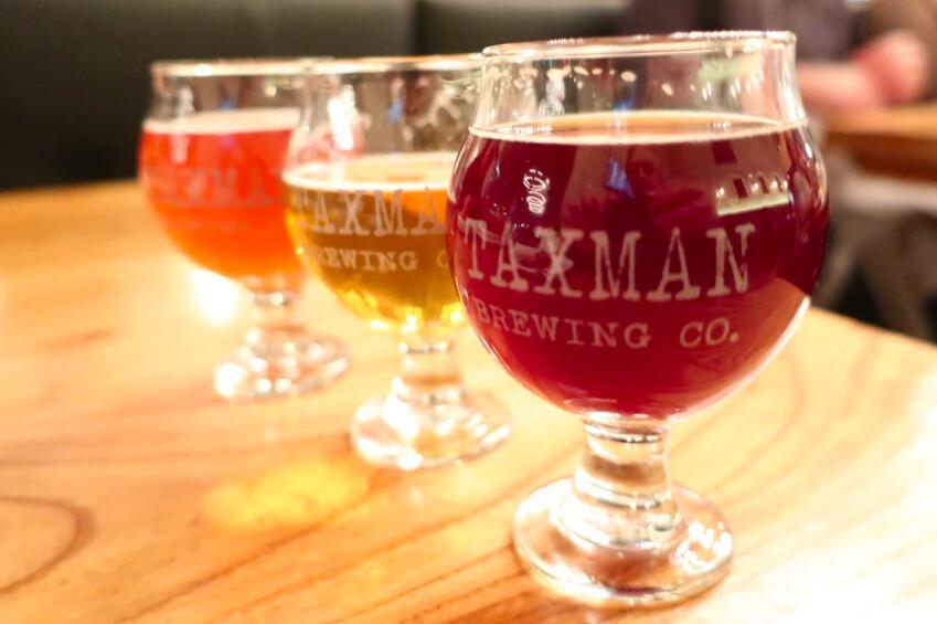Beer tasting at Taxman. (Kevin Revolinski)