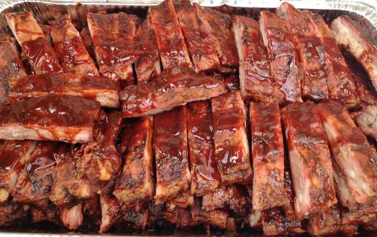 A tray of ribs from Tin Hut BBQ. (Courtesy of Tin Hut BBQ)
