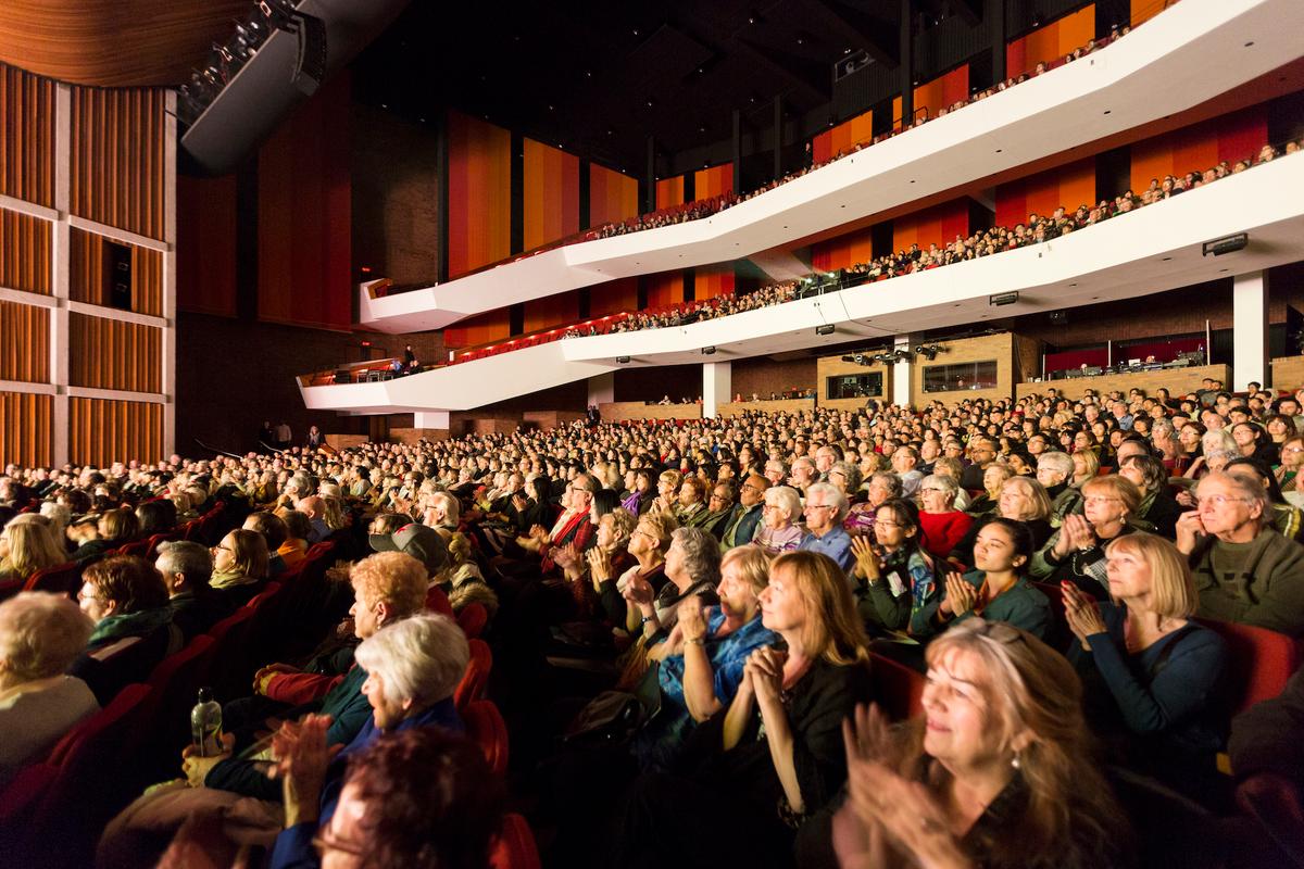 A full house at FirstOntario Concert Hall in Hamilton, Ont., on Dec. 31, 2019. (Evan Ning/The Epoch Times)