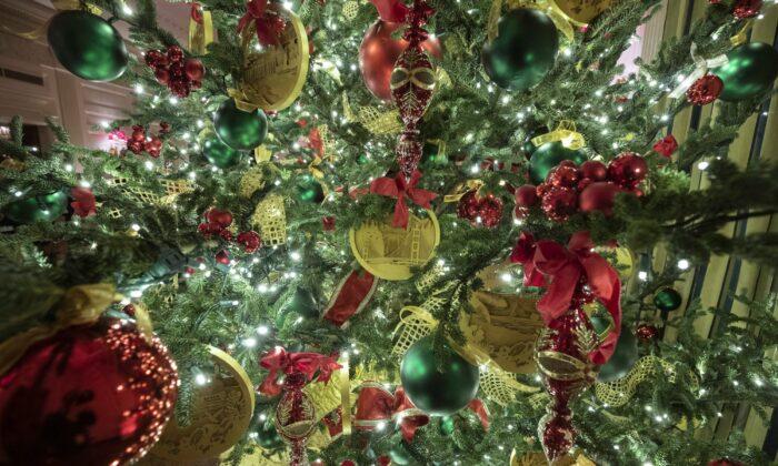 Melania Trump’s 2019 White House Christmas Decorations Showcases the Spirit of America