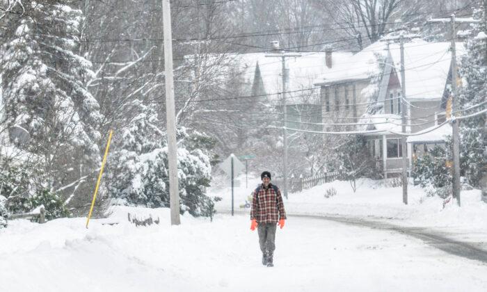 Schools, Offices Close as Long-Lived Storm Clobbers US East