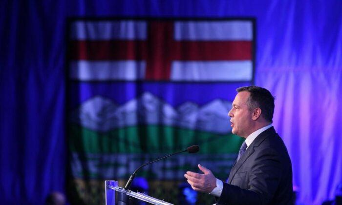 Alberta’s ‘Fair Deal Panel’ Begins Feedback Tour With Edmonton Town Hall