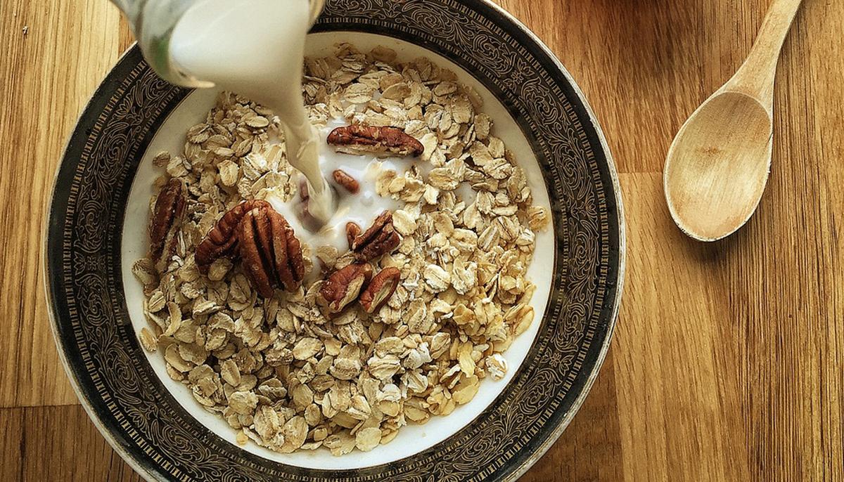 8 Amazing Health Benefits of Eating a Bowl of Oatmeal Every Morning