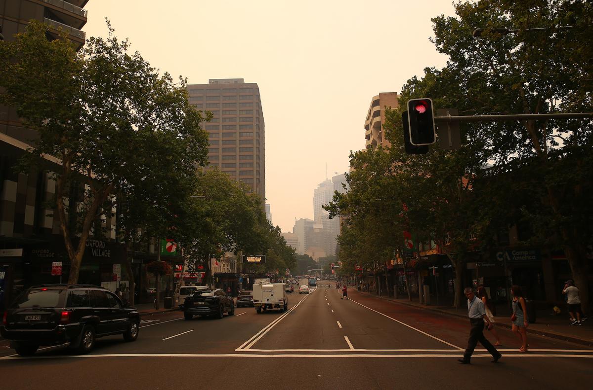 Smoke haze is seen looking west down Oxford St in Sydney, Australia on Dec. 05, 2019. (Don Arnold/Getty Images)