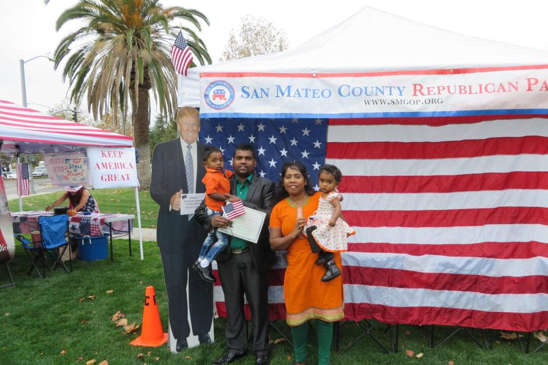 Democrats and Republicans Recruit New Citizens, Preparing for 2020 Elections