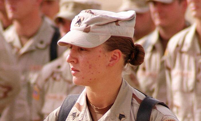 Female Army Sergeant Repels Ambush, Kills 3, Becomes First Woman to Earn Silver Star Since WWII