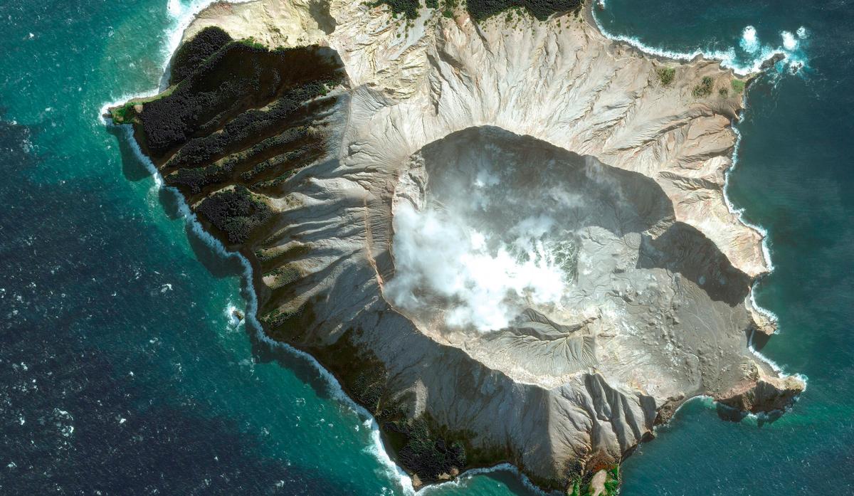 American Newlyweds on Honeymoon Seriously Injured in New Zealand Volcano