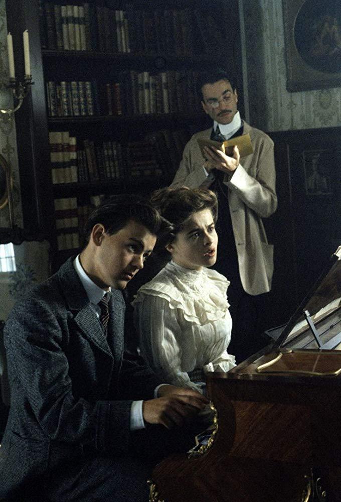 (L–R) Rupert Graves, Helena Bonham Carter, and Daniel Day-Lewis in “A Room With a View.” (Cinecom)