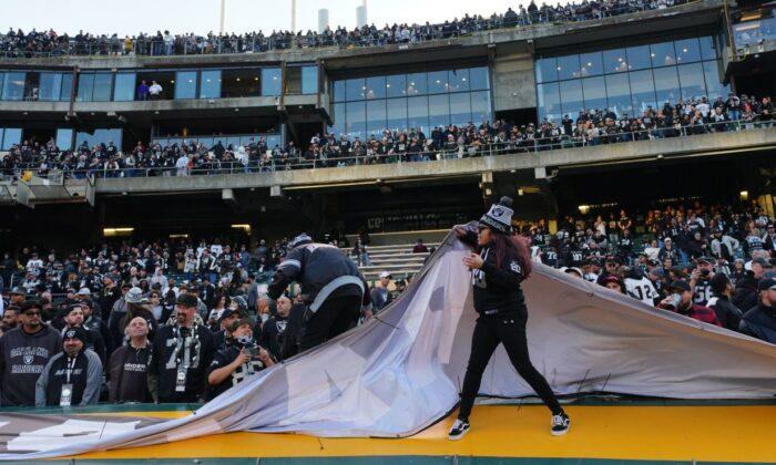 Oakland Raiders Fans Wreak Havoc After Team Loses Final Home Game