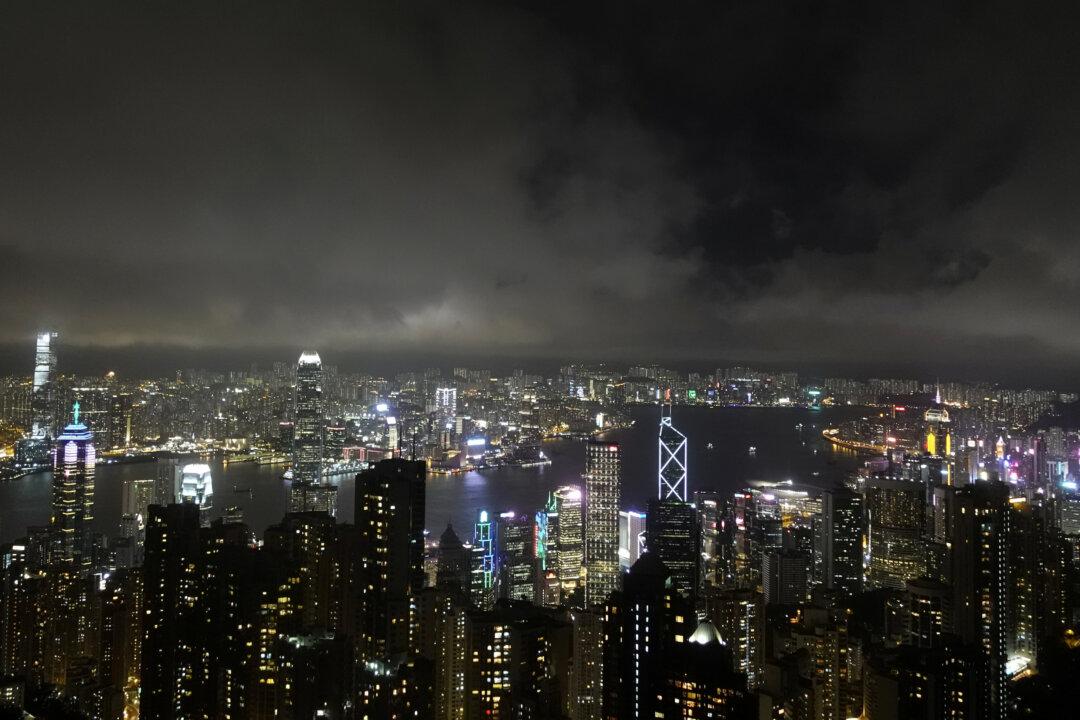 $5 Billion Leaves Hong Kong Funds Amid Unrest, Bank of England Says
