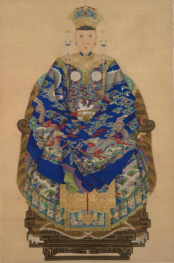 Ancestor portrait of an elderly woman, Qing Dynasty (1644–1911), by an unidentified artist. Hanging scroll, ink and color on silk; 67 7/8 inches by 38 inches. (2013 Royal Ontario Museum)