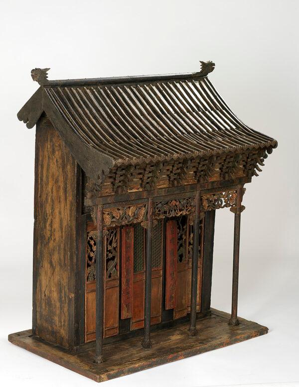 Portable shrine for housing spirit tablets, late 18th to early 19th century. Painted and gilded wood; 45 1/4 inches by 37 3/8 inches by 23 5/8 inches. Shanxi. (2013 Royal Ontario Museum)